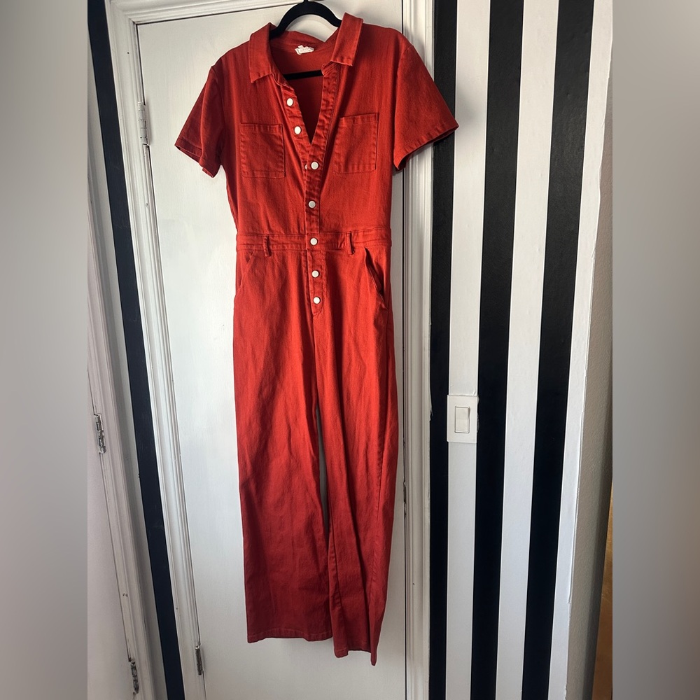 Target Dee Elly rust jumpsuit
Size Women’s Large
Brand new, never worn